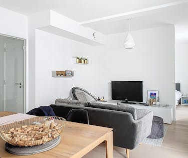 Dansaert - Spacieux studio meublé avec parking à louer