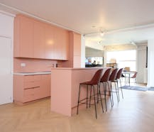 Bedrijfsgebouw langs de Ring/R32 van Roeselare.