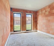 Casco halfopen bebouwing met 5 tot 7 slaapkamers, tuin en garage.