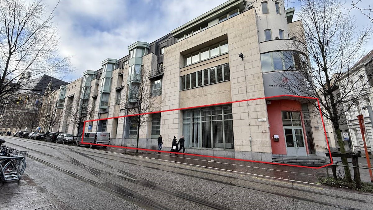 Handelspand (ca. 200 m²) te huur in centrum Gent