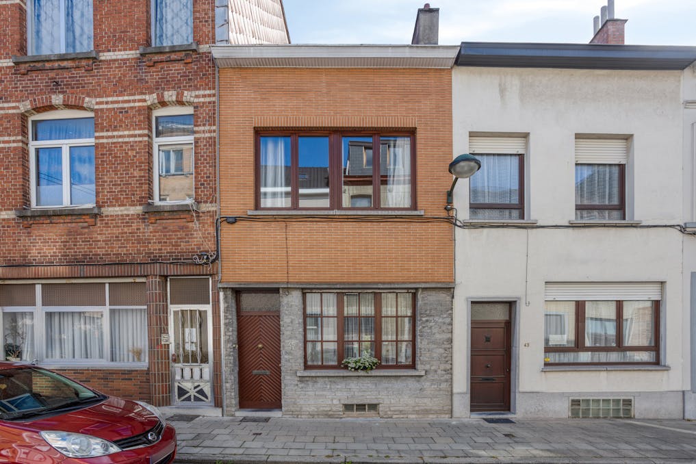 Family home with sunny garden in central location in Laeken 