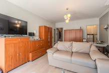 Bright studio with side sea view and terrace!