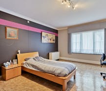 Centrumwoning met handelsruimte te koop in Beveren-Leie