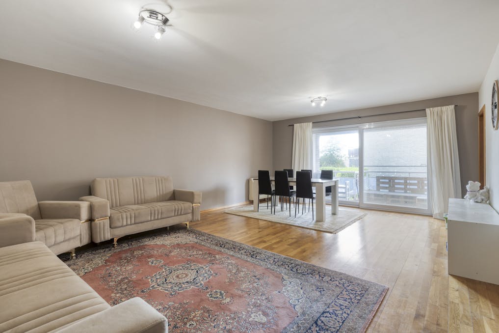 Ruim 2-slaapkamerappartement (ca. 100 m²) te koop in Wilrijk