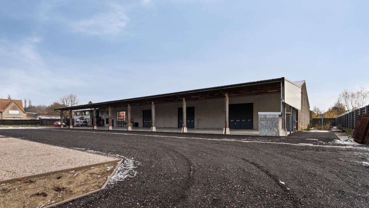 KMO-unit van 240 m² te huur in Kuurne