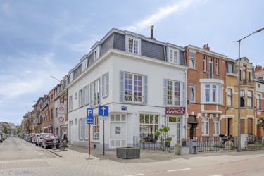 Karaktervolle driegevelwoning met commerciële ruimte in hartje Vilvoorde