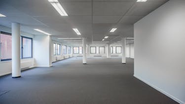 Kantoor van ca. 307 m² in het Clintonpark in Roeselare
