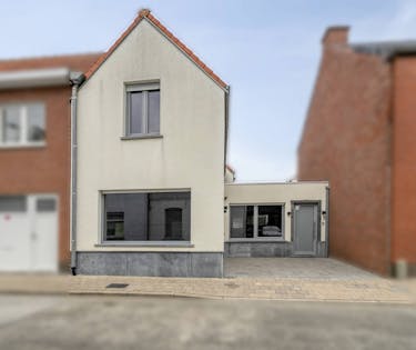 Volledig instapklaar huis met 3 kamers te koop in Desselgem