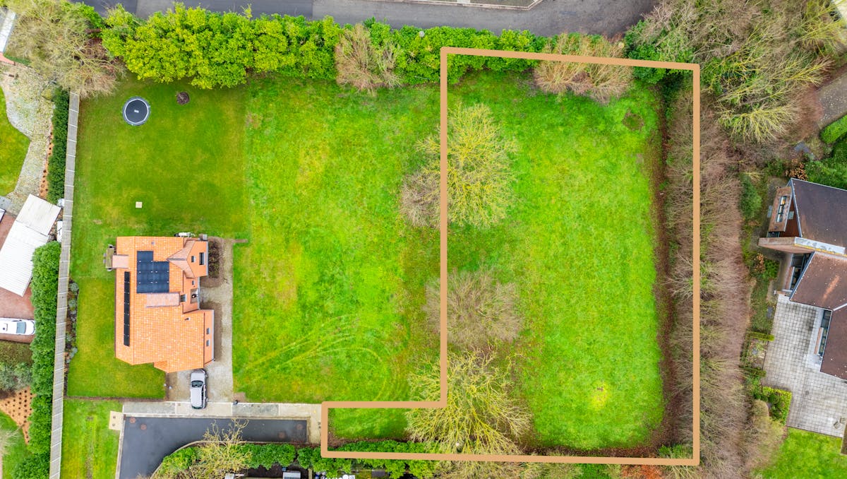 Exclusief stuk bouwgrond van 1.536m² te koop in Ieper