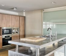 Uniek pand te koop aan de kust: Horeca, sport & wonen