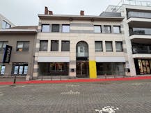Local commercial d'environ 230 m² à louer à Waregem