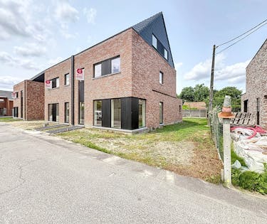 Afgewerkte nieuwbouwwoning te koop in Desselgem