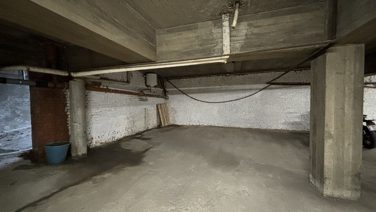 Dubbele autostaanplaats te koop op de Groenenborgerlaan