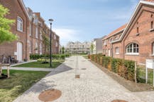 Handelsgelijkvloers/ kantoor in Peterseliestraat in Brugge