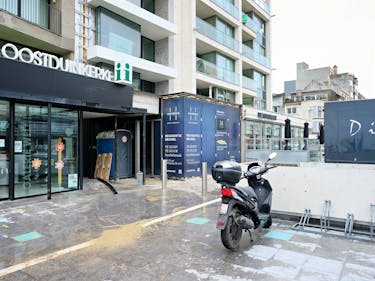 Espace commercial récemment construit dans un emplacement privilégié à Oostduinkerke