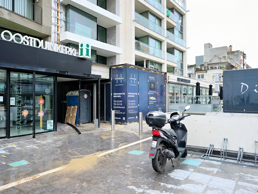 Espace commercial récemment construit dans un emplacement privilégié à Oostduinkerke