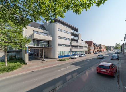 Verzorgd appartement met 3 slaapkamers te koop in Veurne