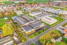 Bedrijfsgebouw van ca. 1.575 m² in Oostnieuwkerke-Staden