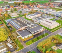 Bedrijfsgebouw van ca. 1.575 m² in Oostnieuwkerke-Staden