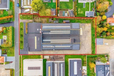 Bedrijfsgebouw van ca. 1.575 m² in Oostnieuwkerke-Staden