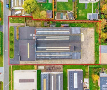 Bedrijfsgebouw van ca. 1.575 m² in Oostnieuwkerke-Staden