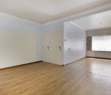 Te renoveren huis met drie slaapkamers, zolder en tuin