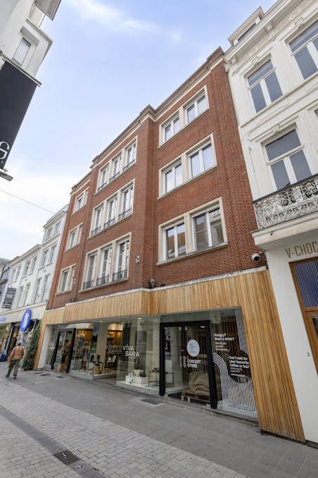 Patrimoniumvennootschap met handelspand en 2 appartementen