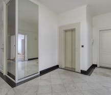 Patrimoniumvennootschap met handelspand en 2 appartementen