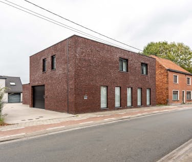 Moderne villa met atelier en parking te koop in Evergem
