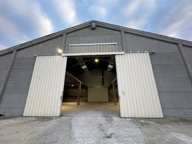 Magazijn van ca. 260 m² te huur in Beselare