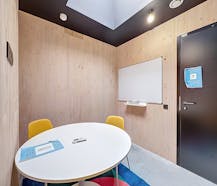 Kantoorverdieping in modern gebouw te huur in Antwerpen