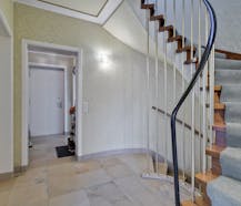 Instapklare gezinswoning met modern magazijn te koop in Kortrijk