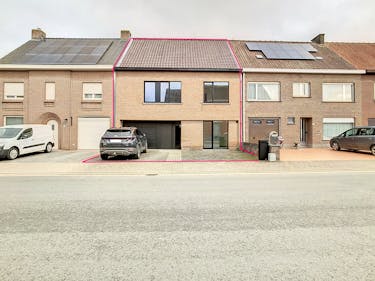 Recente woning met 3 kamers, garage en tuin in Poperinge