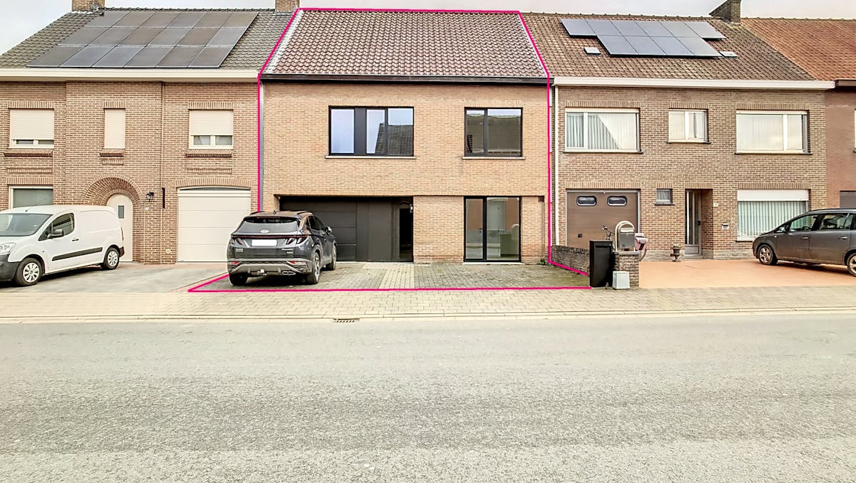 Recente woning met 3 kamers, garage en tuin in Poperinge