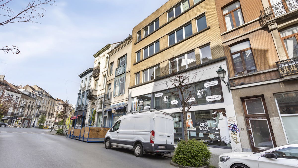 Commercieel gelijkvloers ± 310 m² te Sint-Gillis