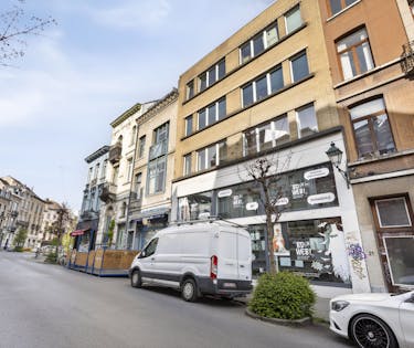 Commercieel gelijkvloers ± 310 m² te Sint-Gillis