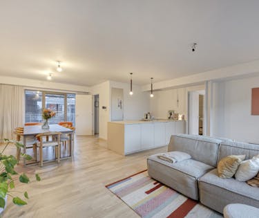 Appt moderne 2 ch avec grande terrasse & parking