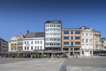 Ruim Appartement met zicht op de Grote Markt van Kortrijk