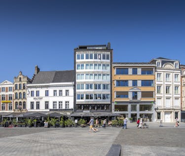 Ruim Appartement met zicht op de Grote Markt van Kortrijk