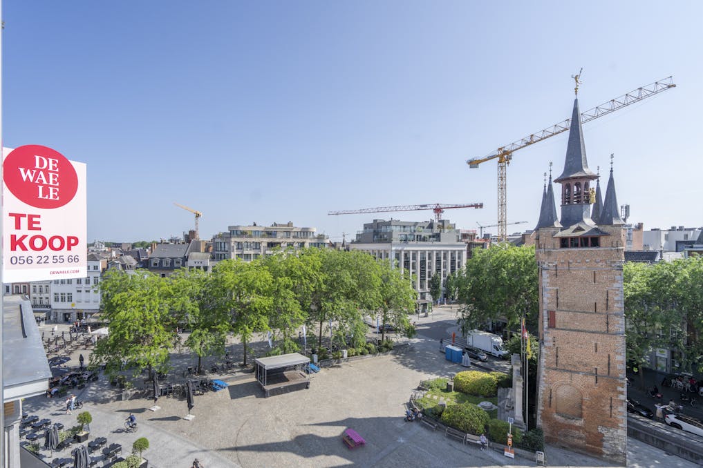 Ruim Appartement met zicht op de Grote Markt van Kortrijk