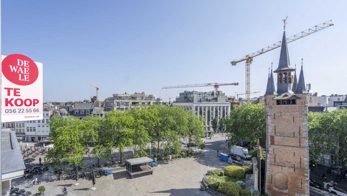 Ruim Appartement met zicht op de Grote Markt van Kortrijk