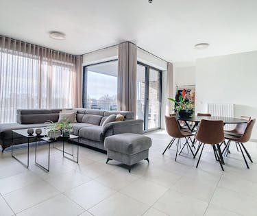 Appartement met 2 slaapkamers en ruim terras te Rumbeke.