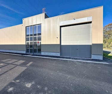 KMO-unit van ca. 185 m² te huur in Wevelgem