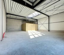 KMO-unit van ca. 185 m² te huur in Wevelgem