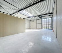 KMO-unit van ca. 185 m² te huur in Wevelgem