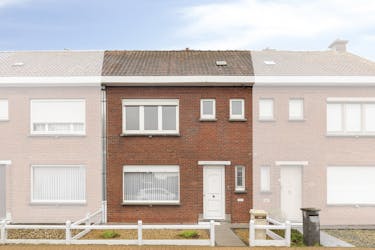 Te renoveren huis met 3 kamers te koop in Ooigem