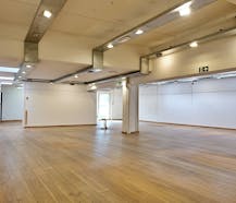 Handelspand met garages te koop in centrum Roeselare