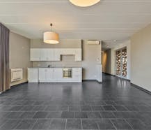 Centraal gelegen kantoor/ handelspand met woonst (300 m²) te Gistel