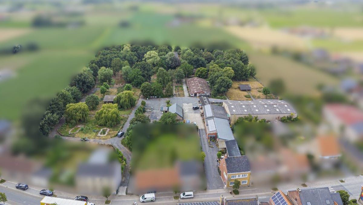 Bedrijfsgebouw met woonst te koop in Vleteren