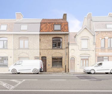 Huis te koop in Ieper met 4 kamers, tuin en garage